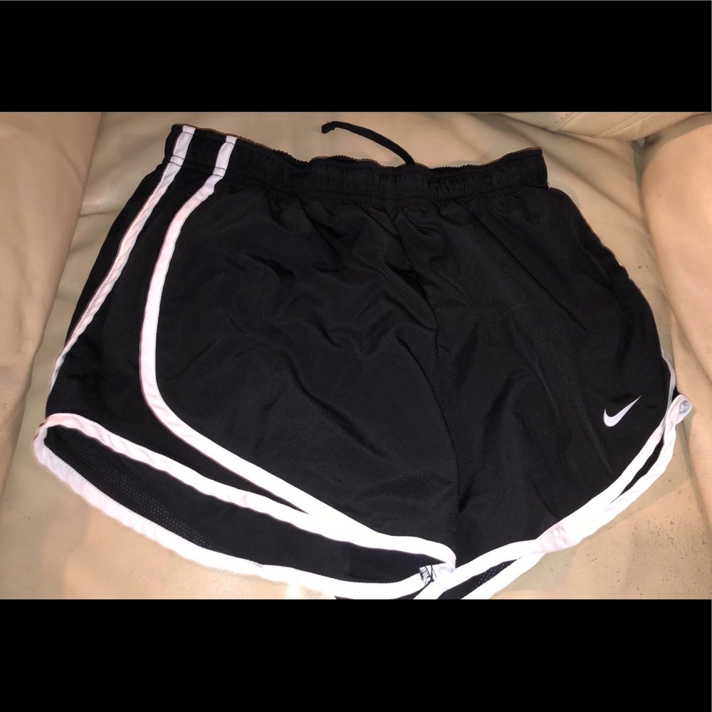 Women’s Nike shorts size small